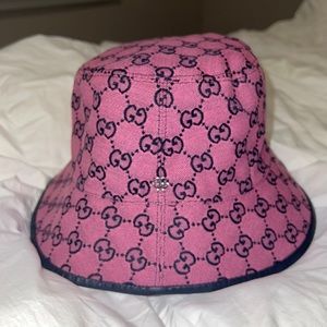 Gucci Bucket Hat only worn once